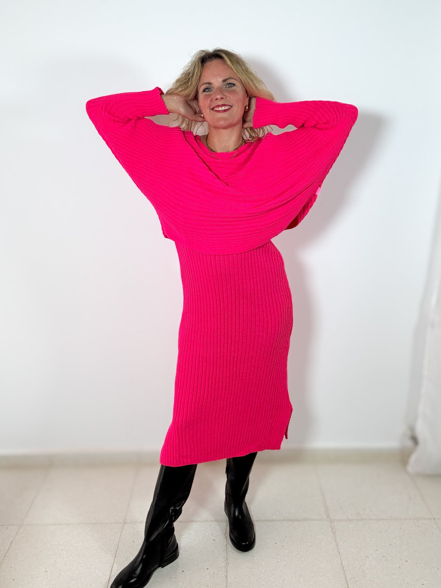 Strickkleid-Pulli Kombination