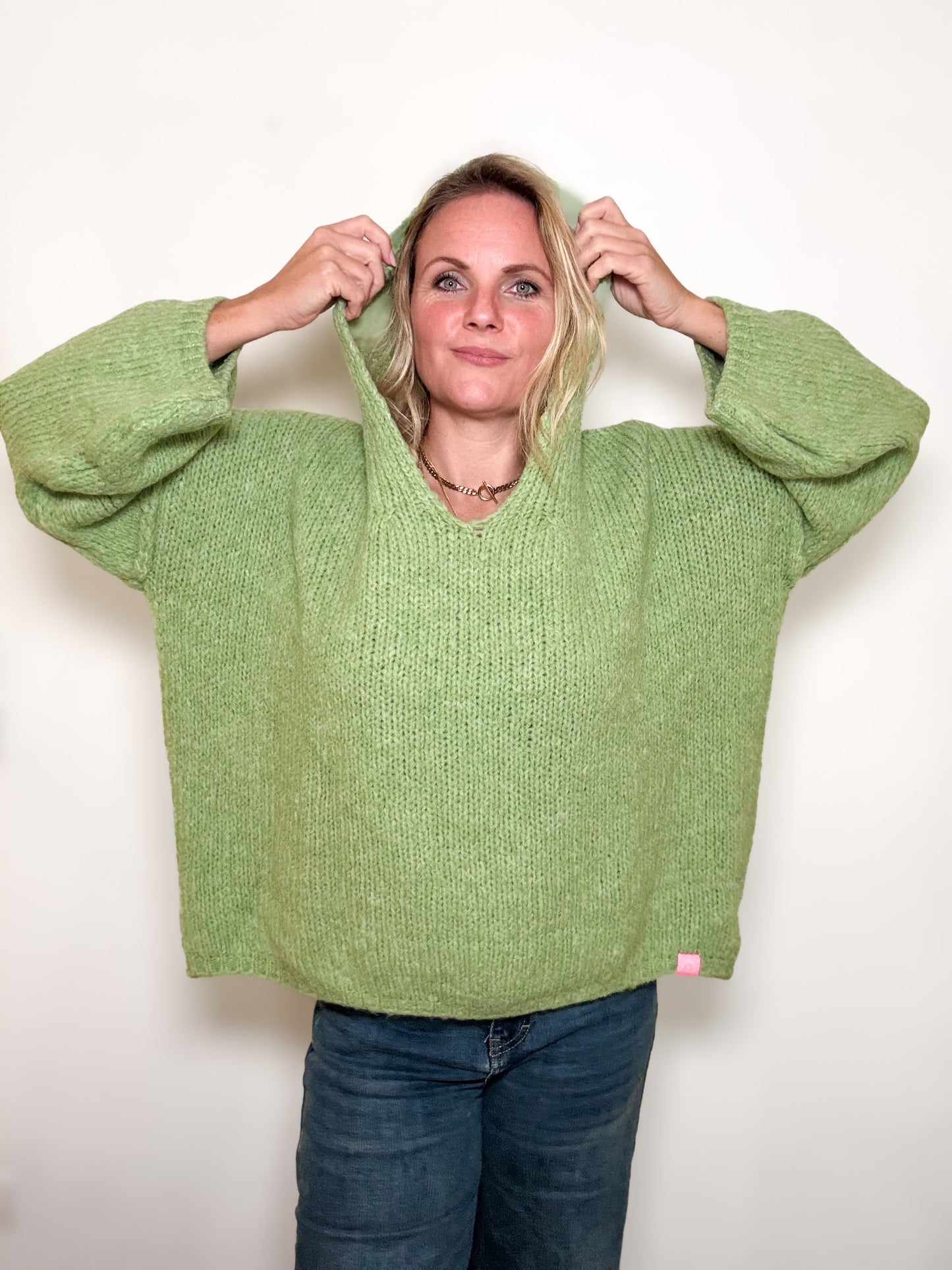 Strickpulli mit Kapuze